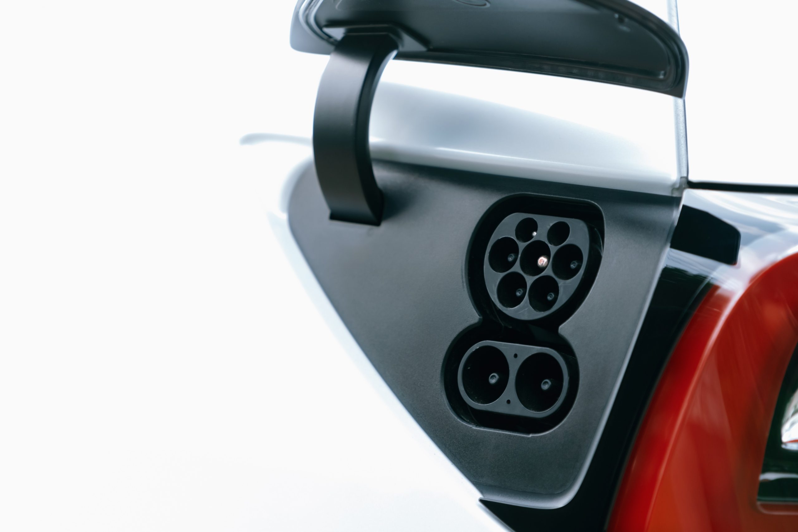 No momento, você está visualizando Carregamento de veículos elétricos e curiosidades sobre os carregadores