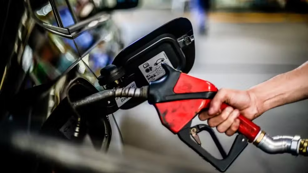 No momento, você está visualizando Governo aumenta etanol na gasolina para 32%; veja quais carros podem sentir os efeitos