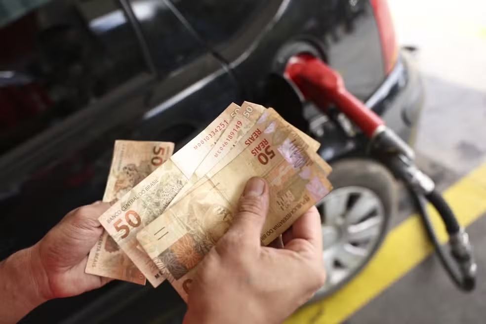 No momento, você está visualizando Quanto o posto de combustível lucra? Projeto de lei quer exigir informação na nota fiscal