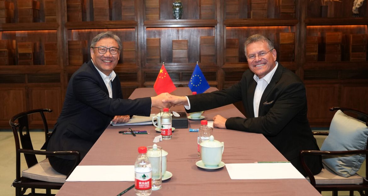 No momento, você está visualizando UE e China fazem acordo para reduzir exportações de carros híbridos chineses